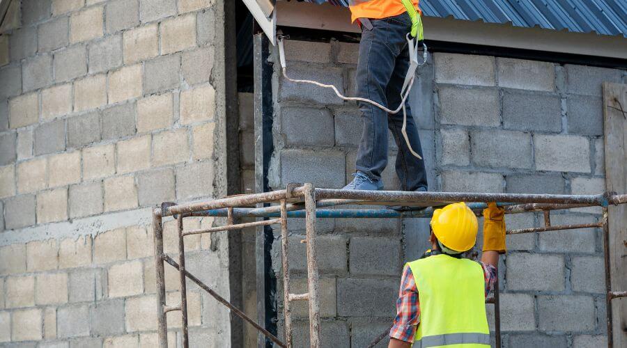 Professional residential roofers in Elyria, OH
